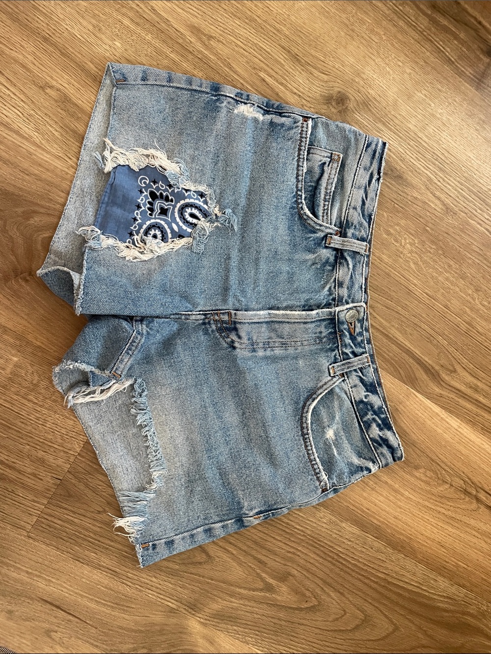 Topshop Moto Ashley Light Blue Denim Shorts with Upcycled Bandana Patch - Size 6